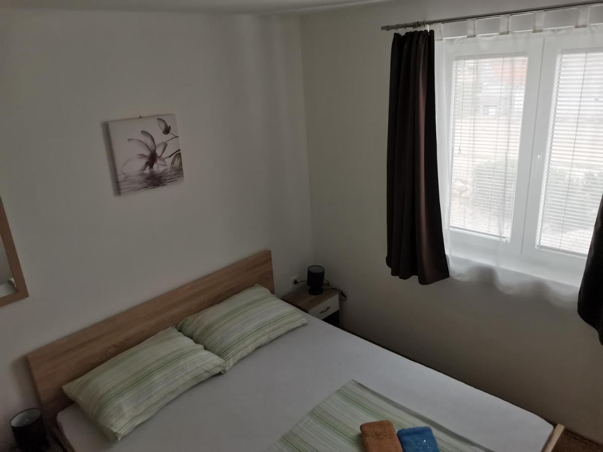 Apartman Jadranka Vir Exterior photo