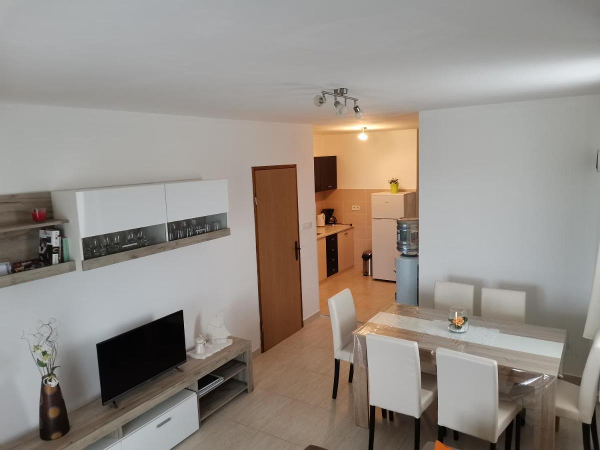 Apartman Jadranka Vir Exterior photo